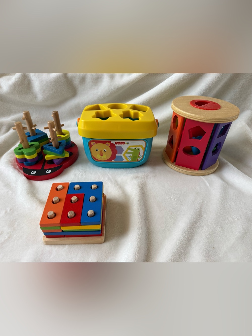 Fisher-Price Yellow and Blue Shape Sorter Toy - Kids Educational Toy
